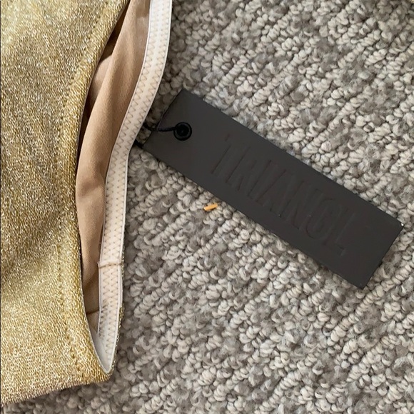 One shoulder gold triangl. - Picture 2 of 3